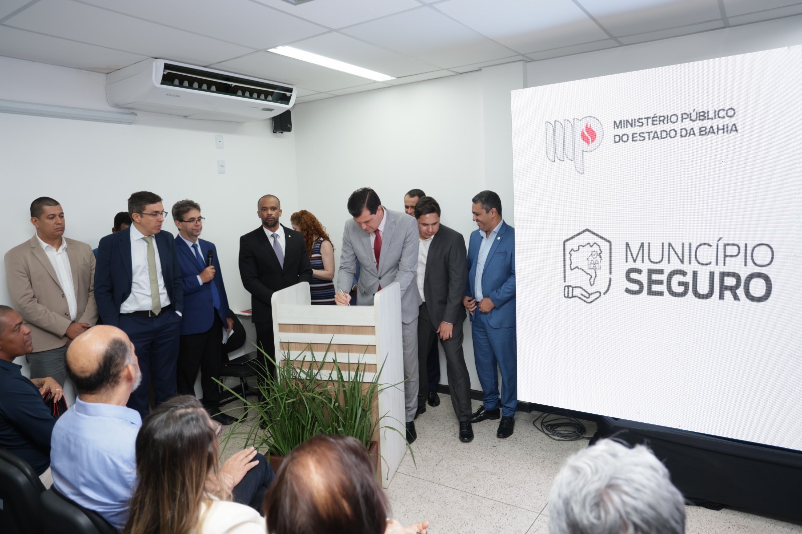 Mais 16 prefeituras baianas aderem ao projeto Município Seguro